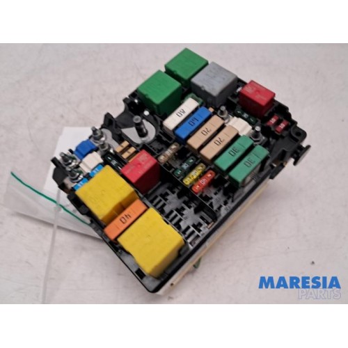 Citroen - C4 Cactus - Fuse box