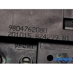 Peugeot - 308 - Tailgate lock mechanism