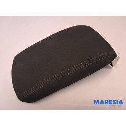 Peugeot - 308 - Armrest