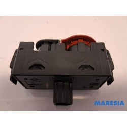 Renault - Kangoo - Panic lighting switch