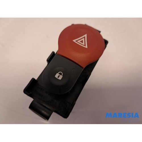 Renault - Kangoo - Panic lighting switch