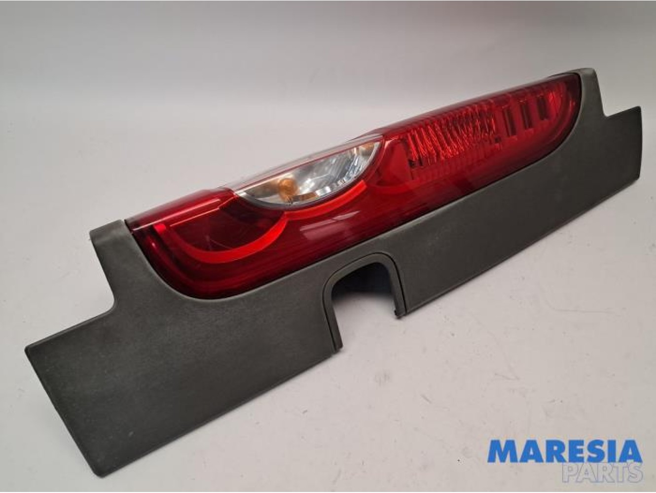 Renault - Trafic - Taillight, right