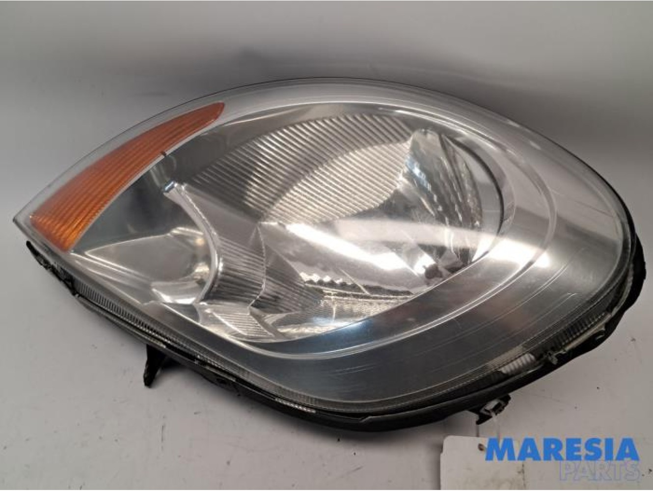 Renault - Trafic - Phare droit