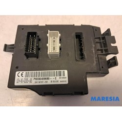 Renault - Trafic - Engine management computer