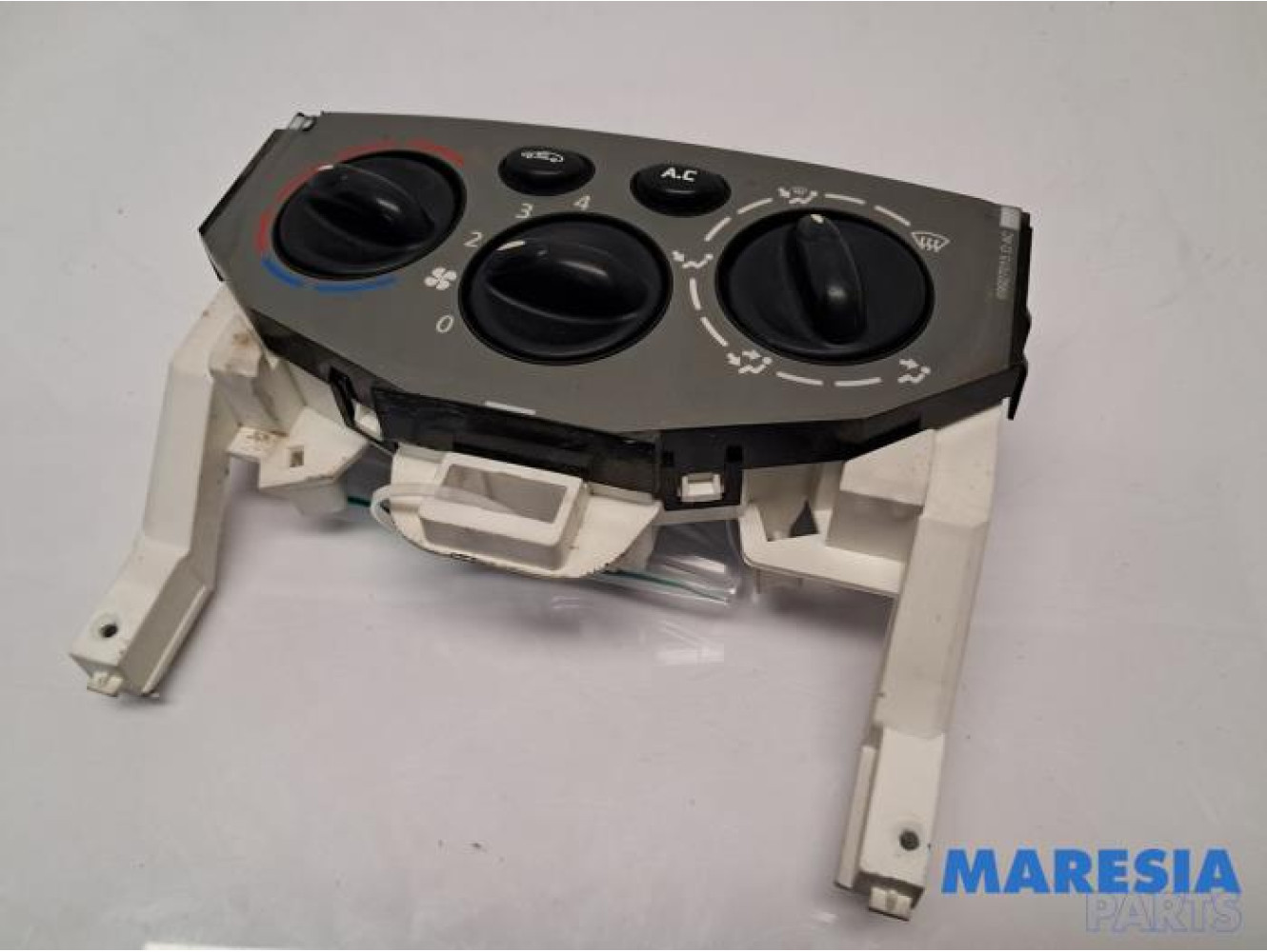 Renault - Trafic - Panneau de commandes chauffage