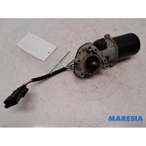 Renault - Trafic - Front wiper motor