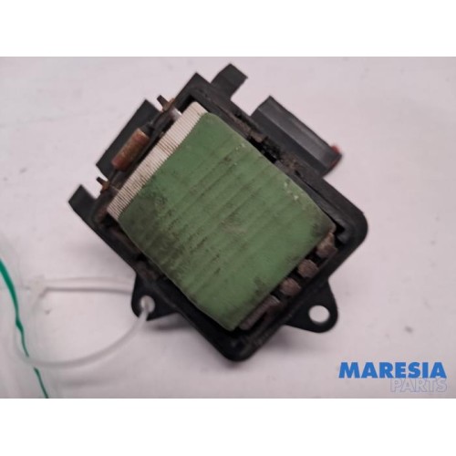 Renault - Trafic - Heater resistor