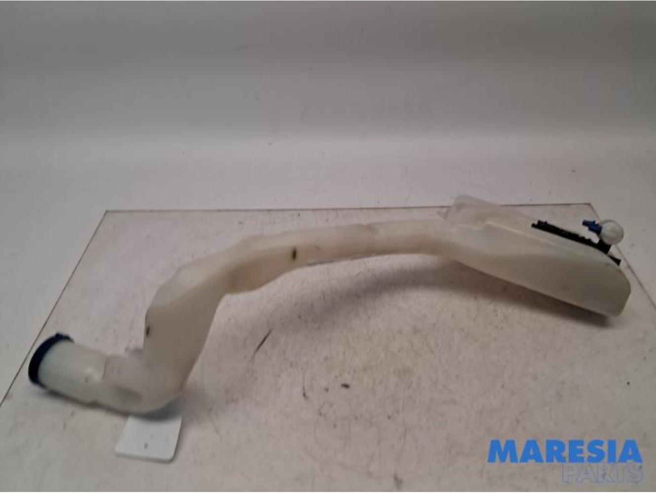 Citroen - C4 Cactus - Front windscreen washer reservoir