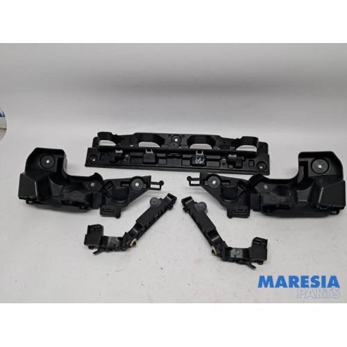 Citroen - C4 Cactus - Rear bumper bracket central