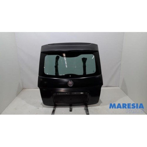 Fiat - 500 - Tailgate