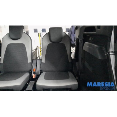 Citroen - C4 Grand Picasso - Rear seat