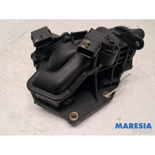 Renault - Trafic - Throttle body