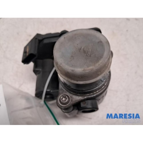 Renault - Trafic - Throttle body