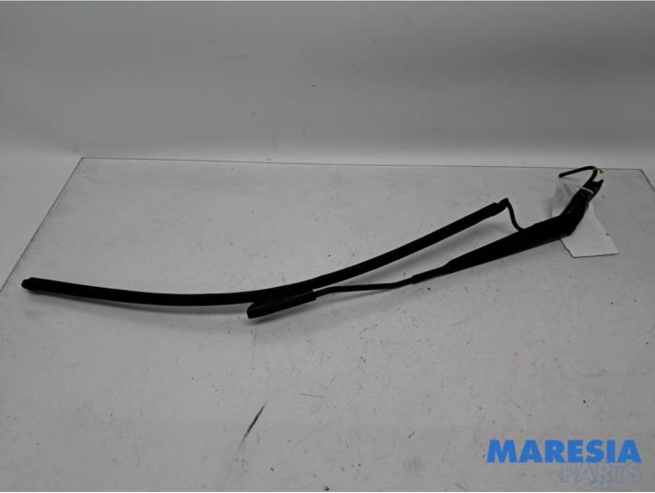 Citroen - C4 Cactus - Front wiper arm