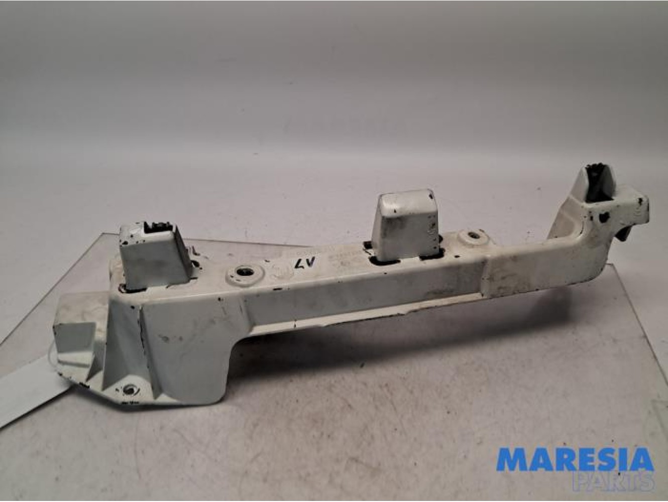 Renault - Kangoo - Front bumper, left-side component