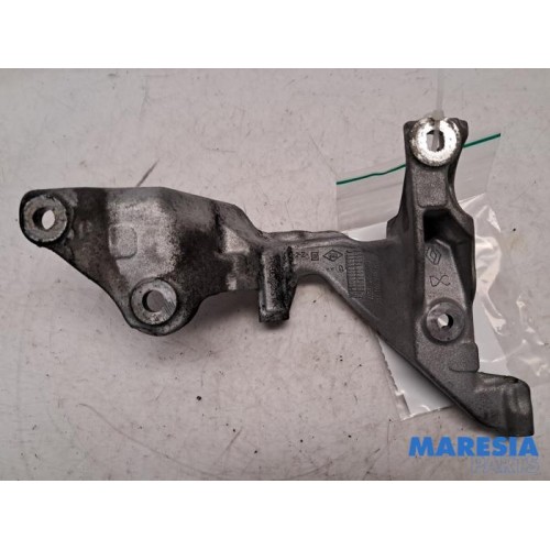Renault - Trafic - Engine mount