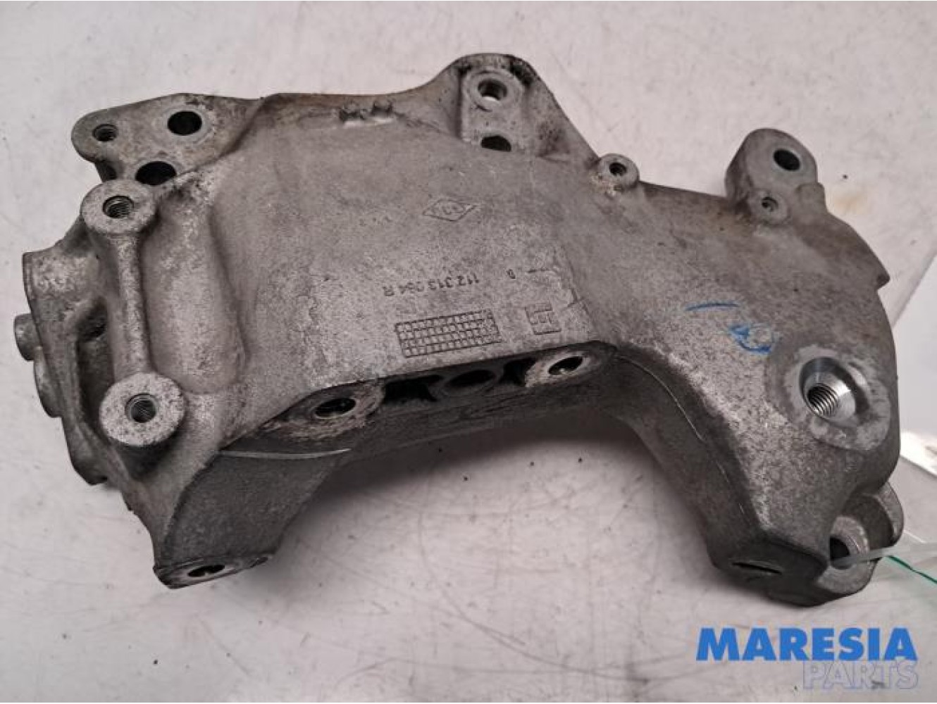 Renault - Trafic - Engine mount