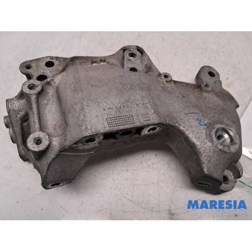 Renault - Trafic - Engine mount