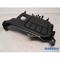 Renault - Trafic - Engine cover