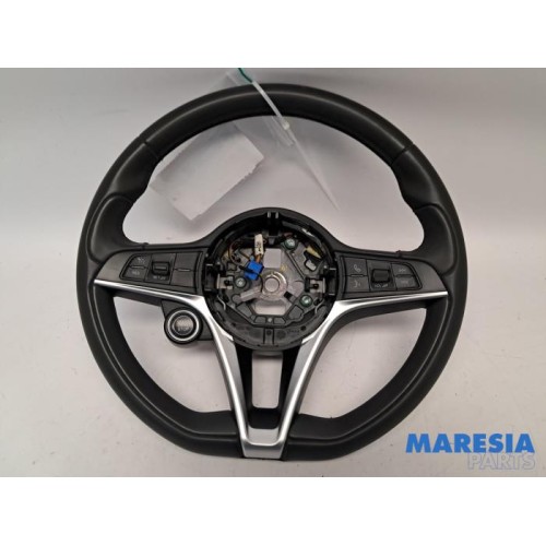 Alfa Romeo - Giulia - Steering wheel