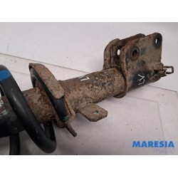 Renault - Trafic - Front shock absorber rod, left