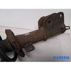 Renault - Trafic - Front shock absorber rod, right