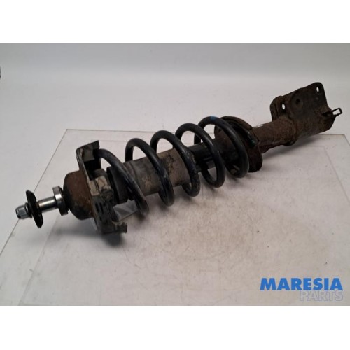 Renault - Trafic - Front shock absorber rod, right
