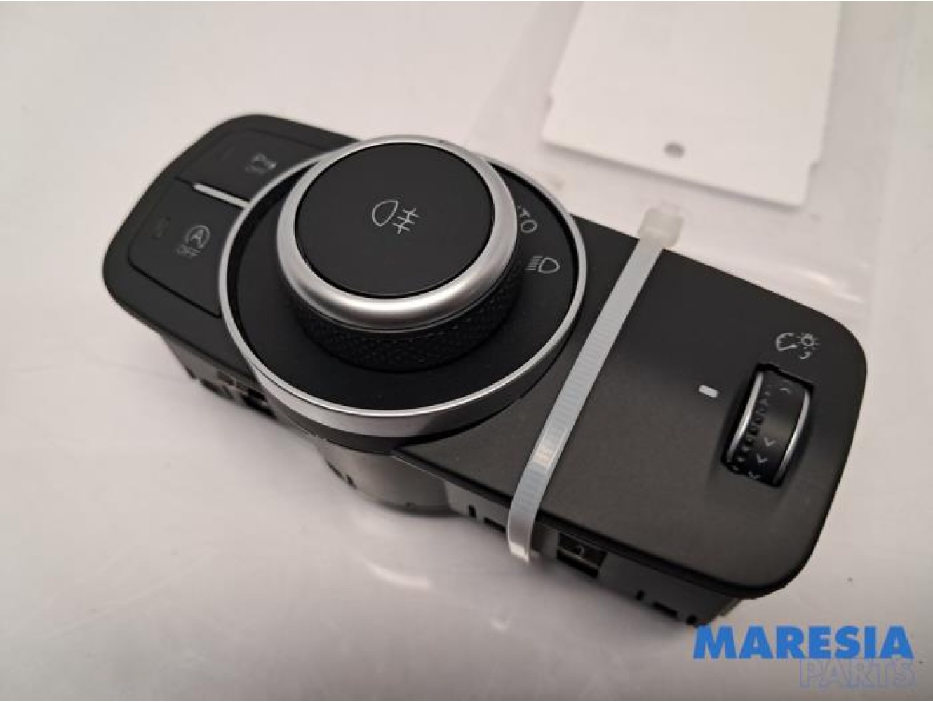 Alfa Romeo - Giulia - Light switch
