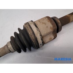 Renault - Trafic - Front drive shaft, right
