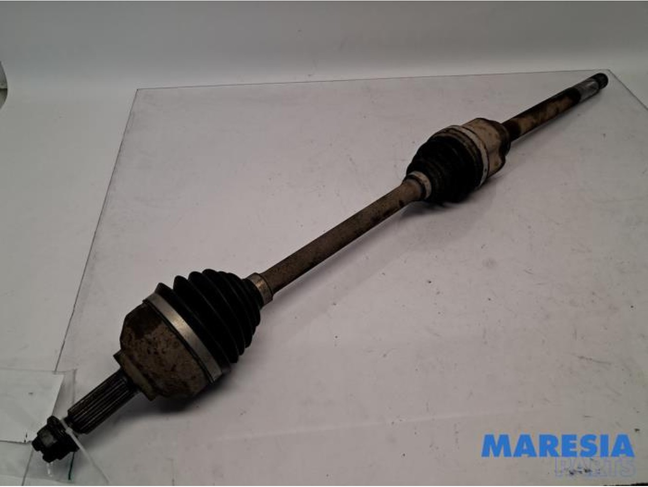 Renault - Trafic - Front drive shaft, right