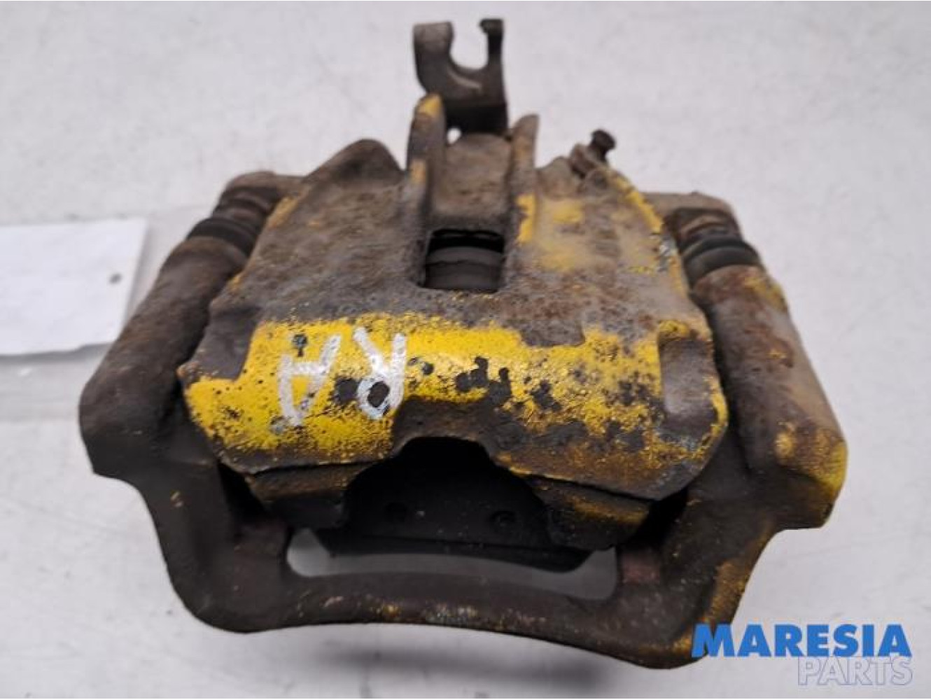 Renault - Trafic - Rear brake calliper, right