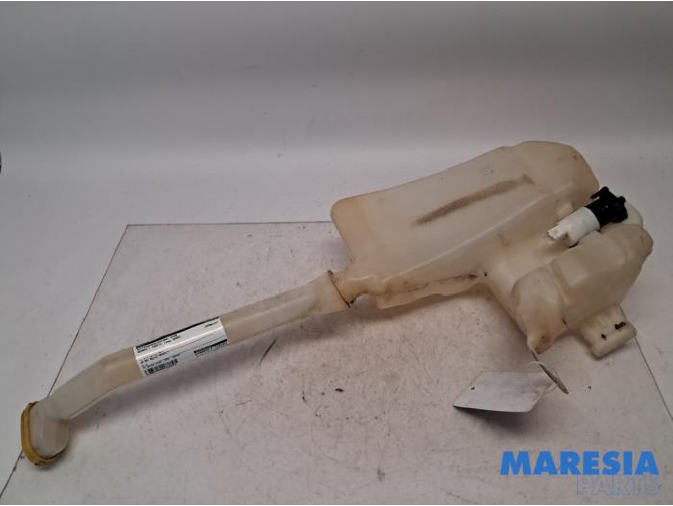 Renault - Trafic - Front windscreen washer reservoir