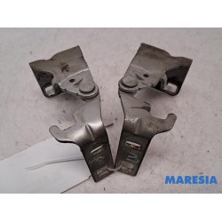 Renault - Trafic - Bonnet Hinge