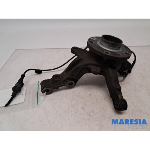 Renault - Kangoo - Knuckle, front right