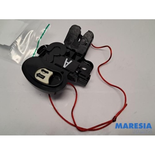 Alfa Romeo - Giulia - Tailgate lock mechanism