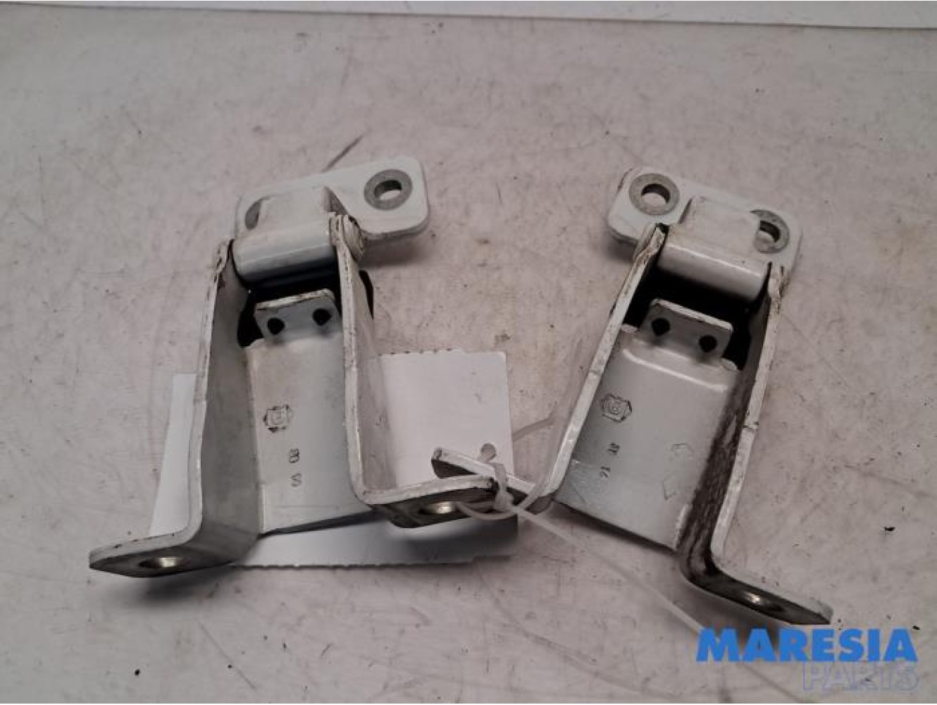 Renault - Kangoo - Rear door hinge, right