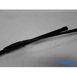 Renault - Kangoo - Front wiper arm