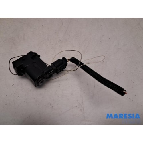Alfa Romeo - Giulia - Tank flap lock motor