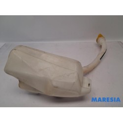 Renault - Kangoo - Front windscreen washer reservoir