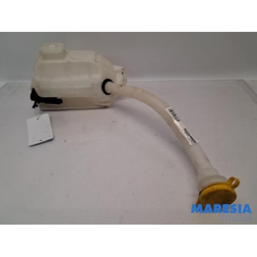 Renault - Kangoo - Front windscreen washer reservoir