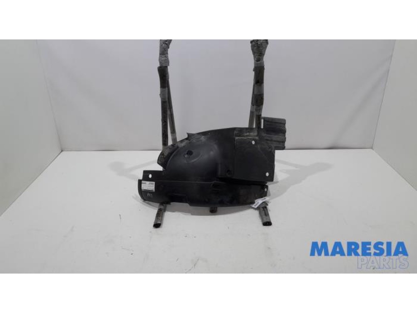Renault - Trafic - Wheel arch liner