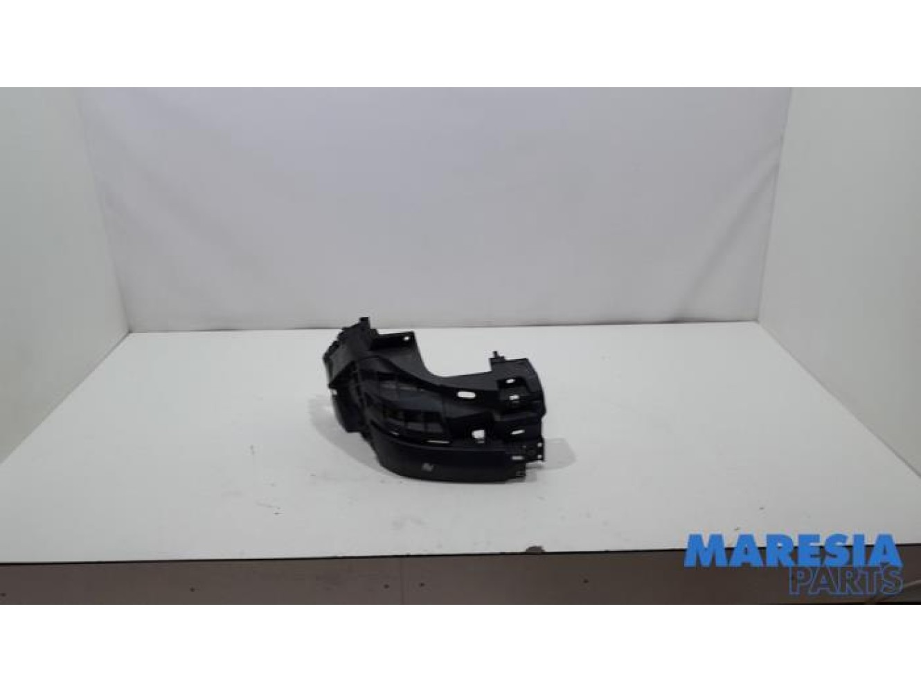 Renault - Trafic - Front bumper bracket, right