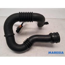 Renault - Trafic - Air intake hose