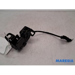 Alfa Romeo - Giulia - Bonnet lock mechanism