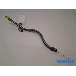 Renault - Trafic - Oil dipstick