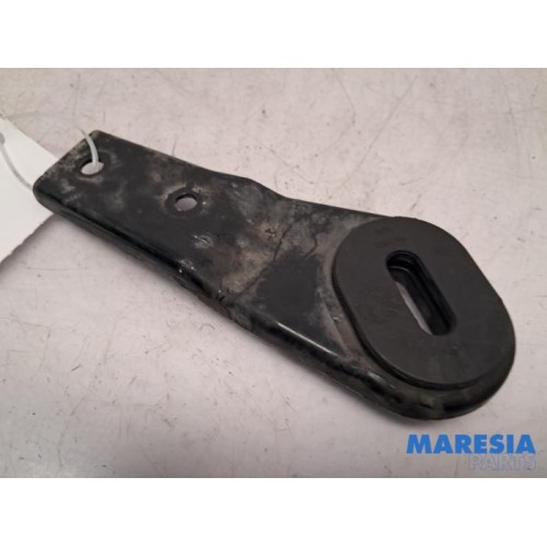 Alfa Romeo - Giulia - Support (miscellaneous)