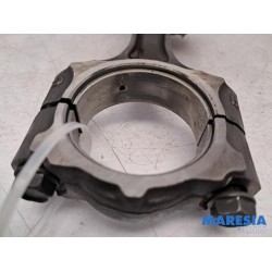 Renault - Megane - Connecting rod