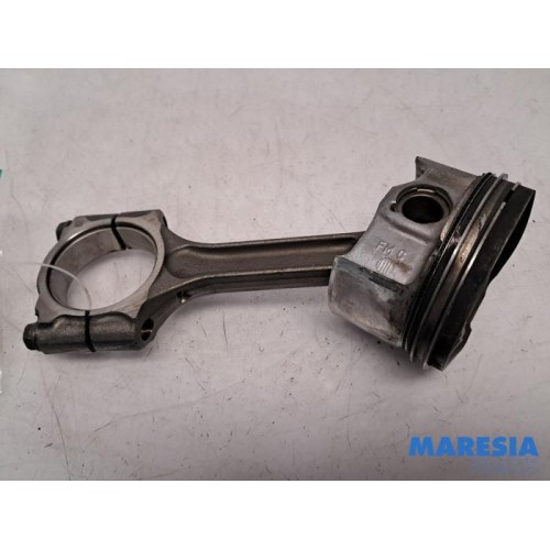 Renault - Megane - Connecting rod