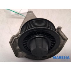 Renault - Megane - Drive belt tensioner