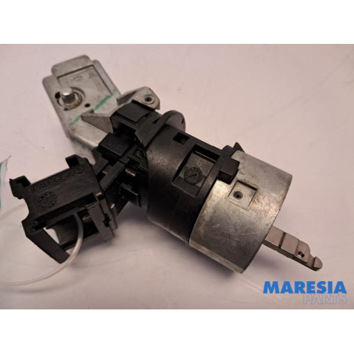 Renault - Master - Ignition lock + key